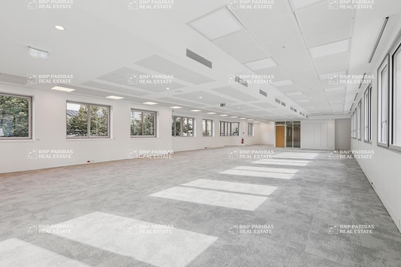 271.4 m² pour ce bureaux en location à Paris