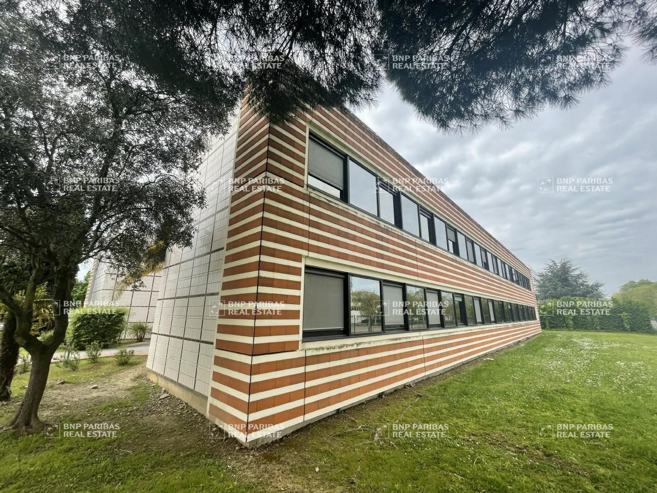 Location Bureaux 250 m² non divisibles 31100 Toulouse