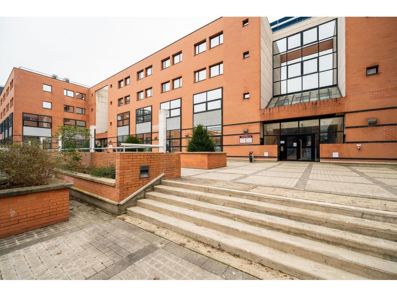 5609 m² pour ce bureaux en location à Issy les moulineaux