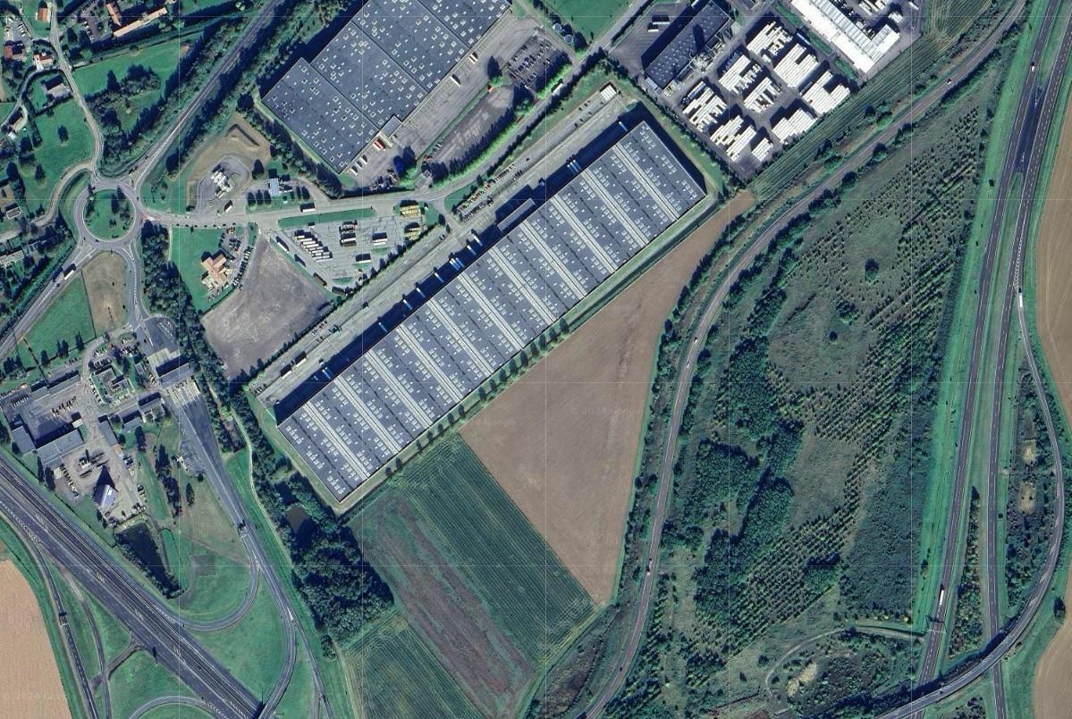 4924 m² pour cetentrepôts classe a en location à Savigny-sur-clairis