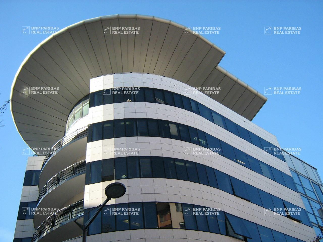 3056 m² pour ce bureaux en location à Lyon