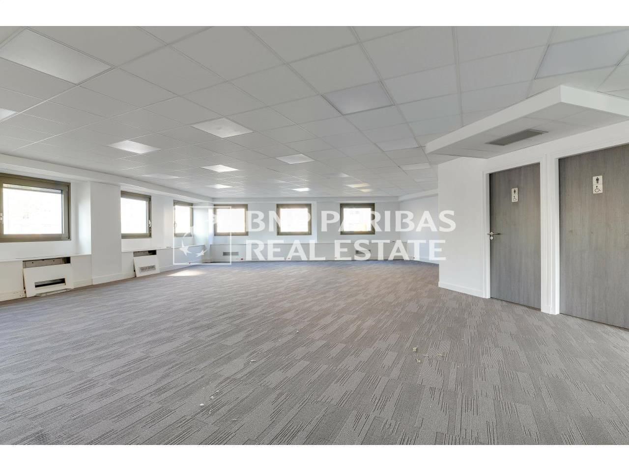 1348 m² pour ce bureaux en location à La garenne colombes