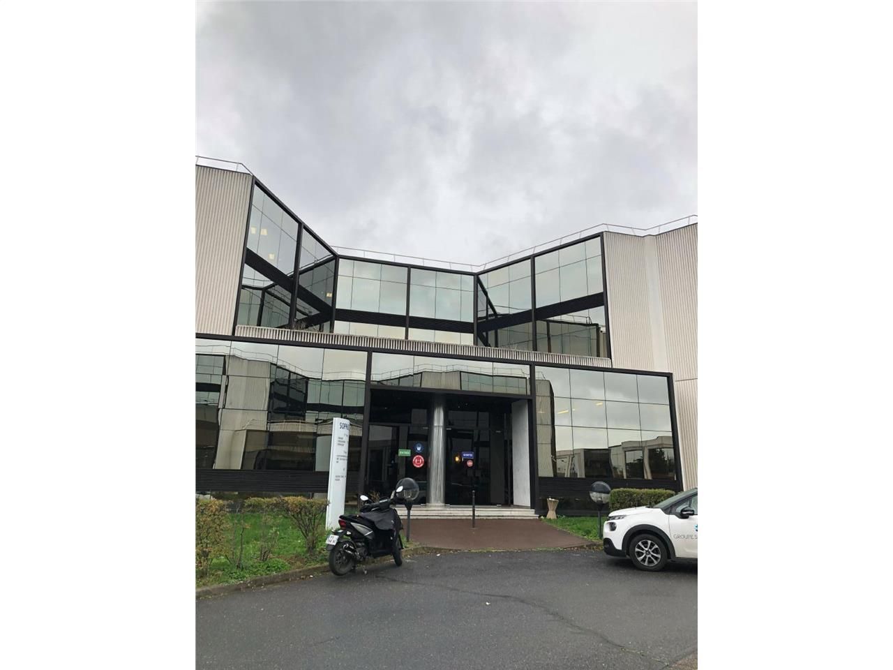 234 m² pour ce bureaux en location à Argenteuil