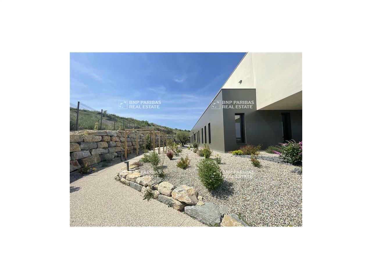 300 m² pour ce bureaux en location à Grabels