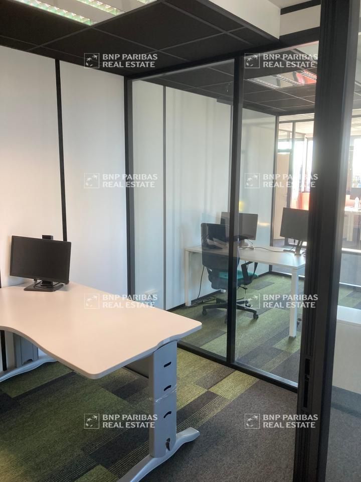 599 m² pour ce bureaux en location à Lesquin