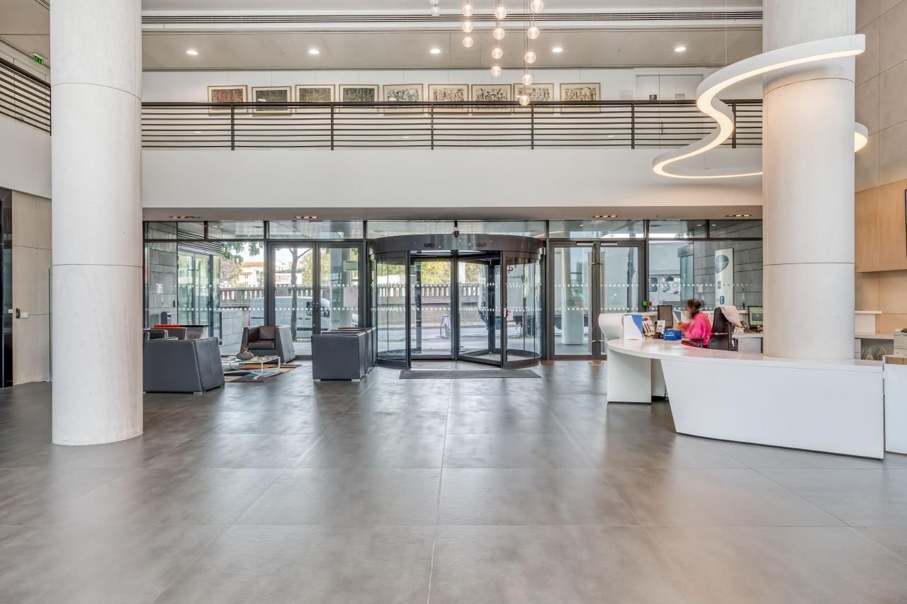 3520 m² pour ce bureaux en location à Montrouge