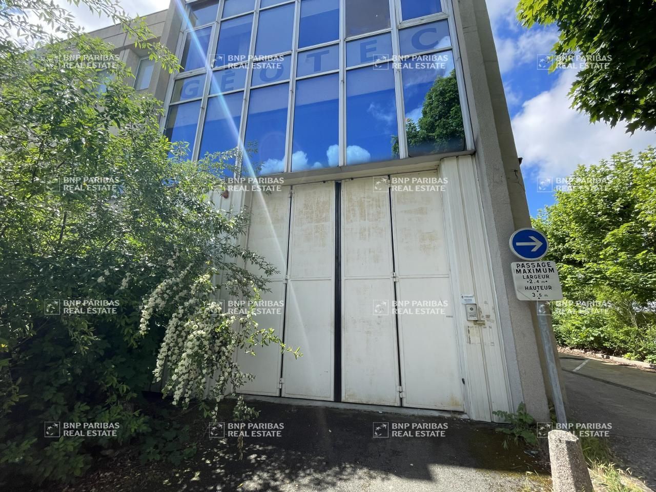 2122 m² pour ce activité en vente à Montigny-le-bretonneux