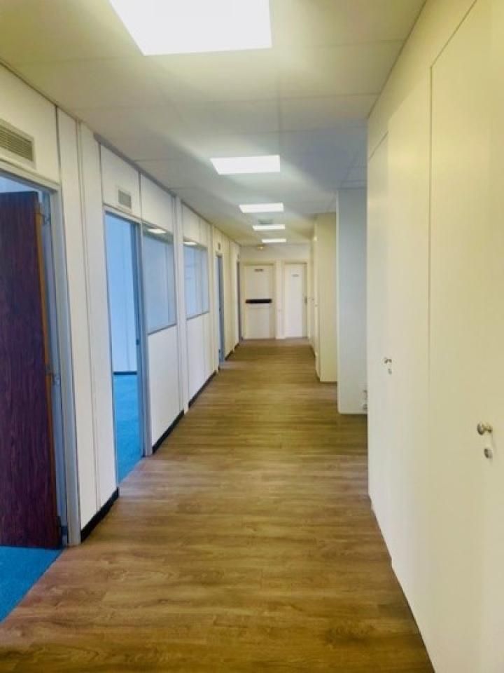 700 m² pour ce bureaux en location à Bagneux