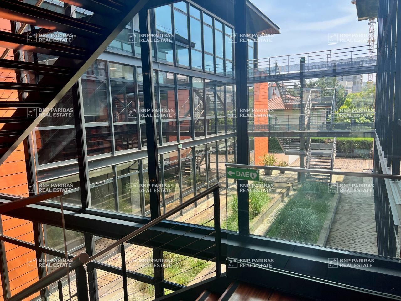 560 m² pour ce bureaux en location à Lyon