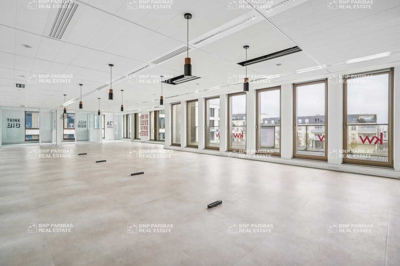 598 m² pour ce bureaux en location à Chatenay malabry