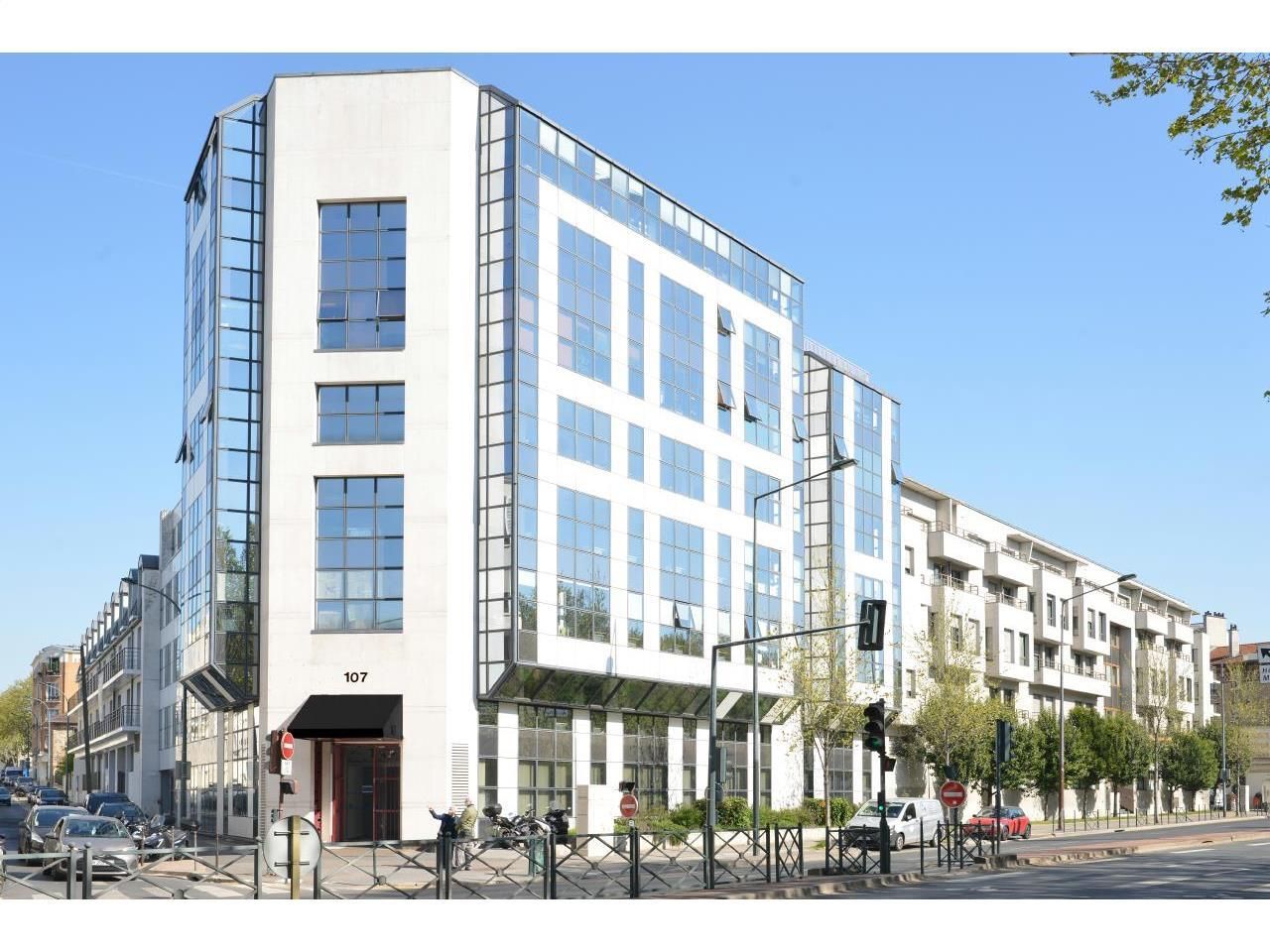 Location Bureaux 787 m² divisibles 92600 Asnieres sur seine
