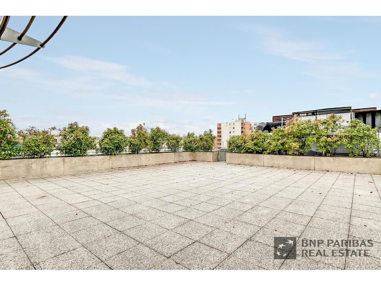 3486.6 m² pour ce bureaux en location à Bobigny