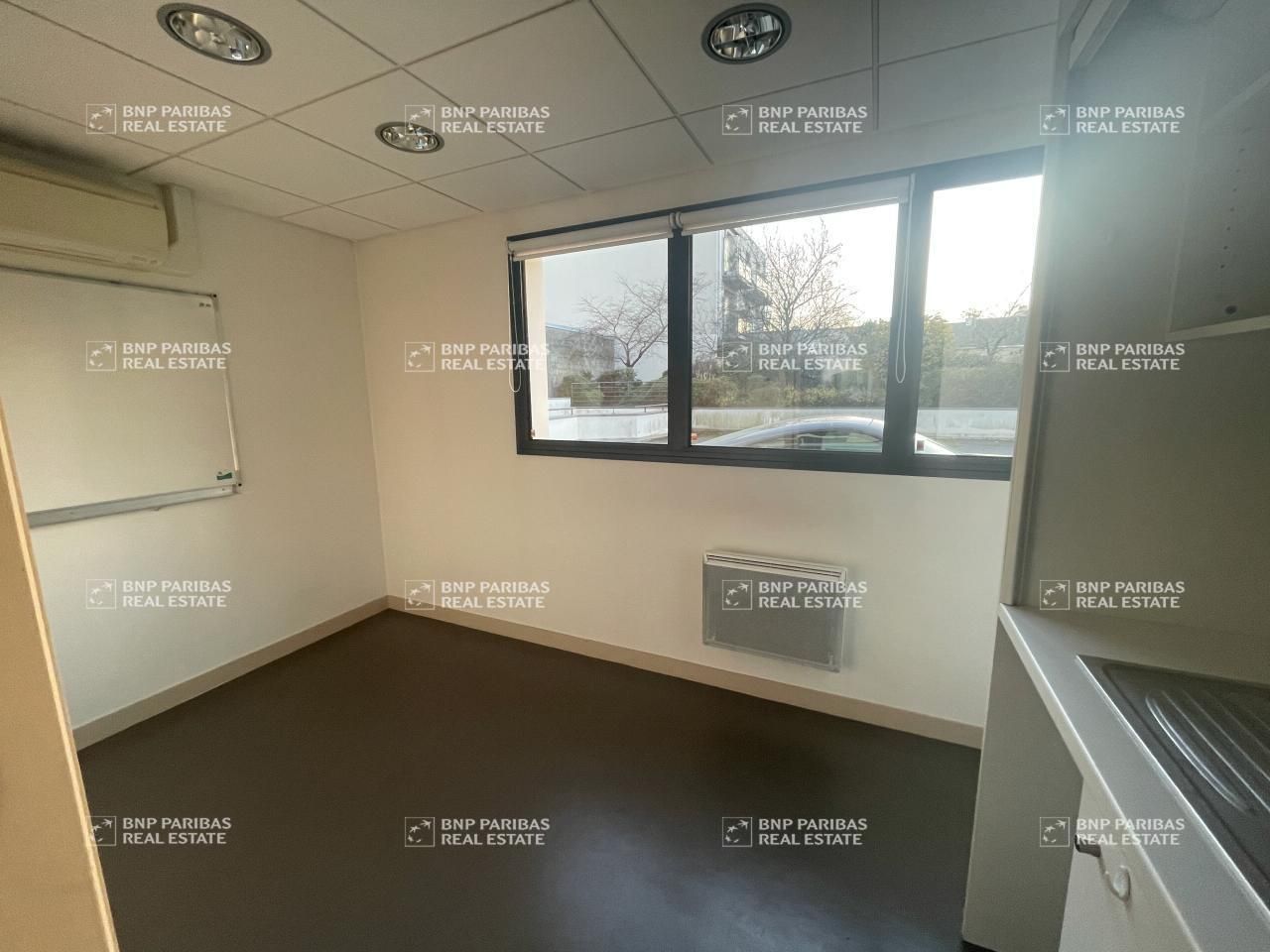 130 m² pour ce bureaux en location à Rennes