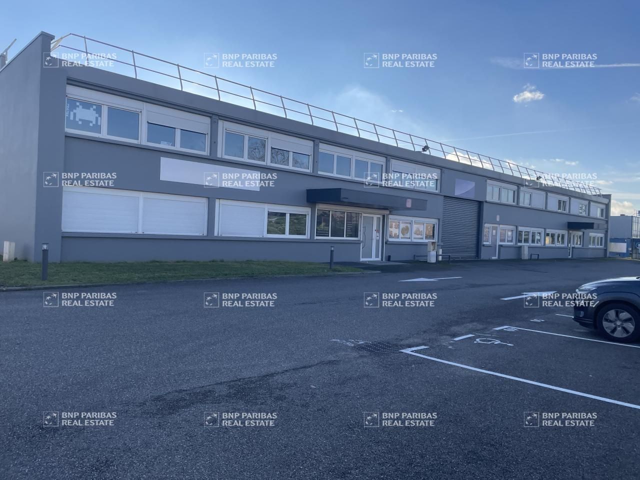 Vente Activité 896.2 m² divisibles 69330 Meyzieu