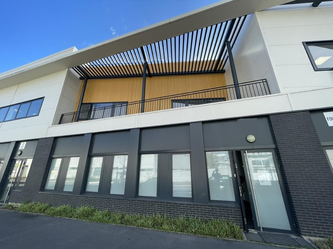 Location PME-PMI 503 m² non divisibles 95000 Neuville-sur-oise