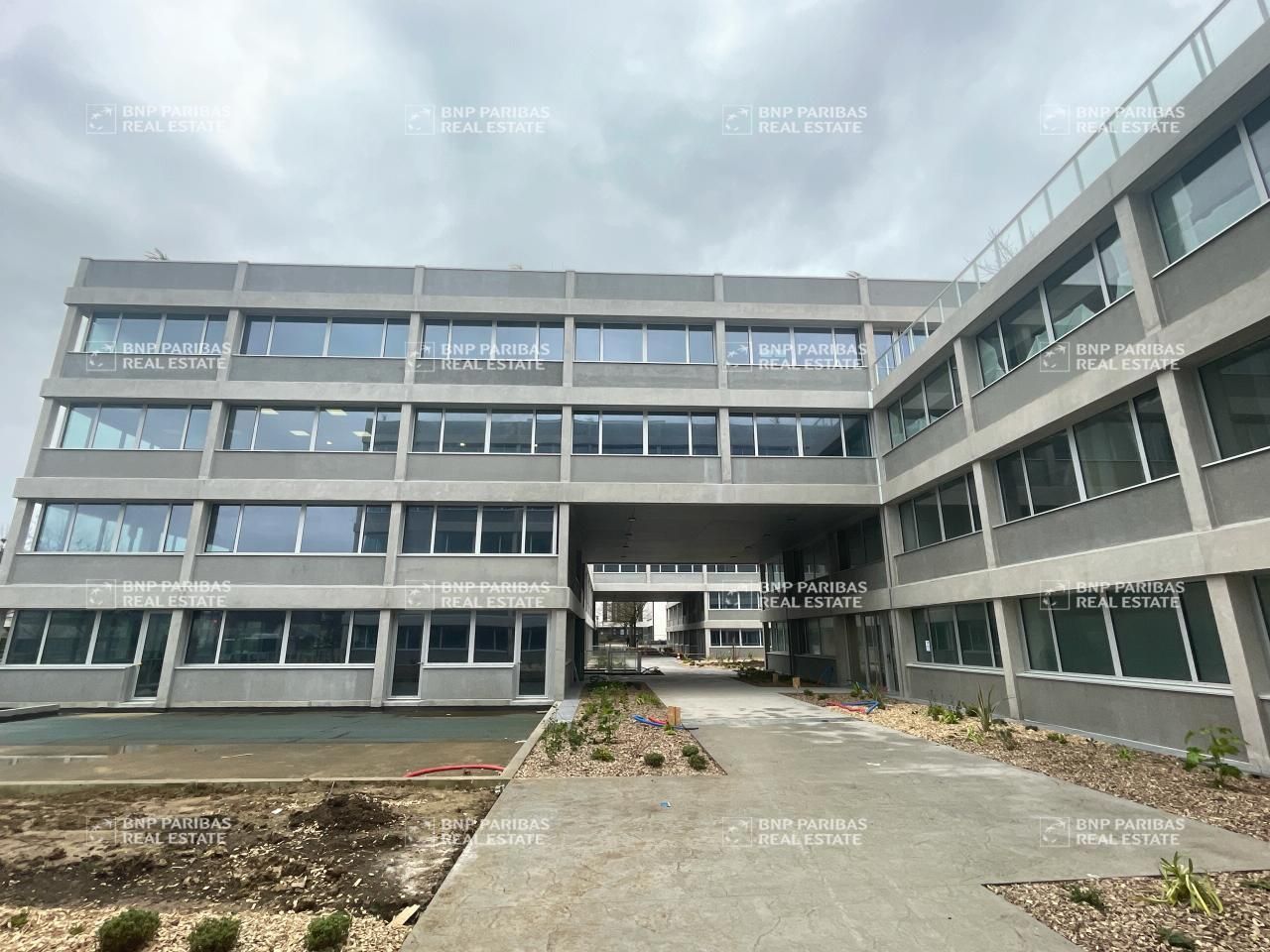 Location Bureaux 584.8 m² divisibles 35000 Rennes