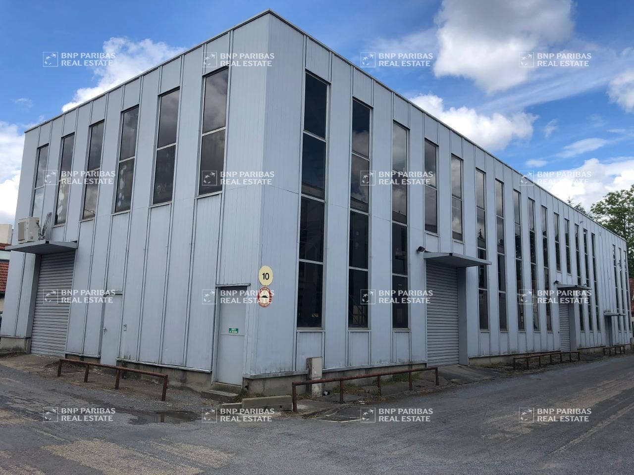 Location PME-PMI 1200 m² non divisibles 78350 Les loges-en-josas