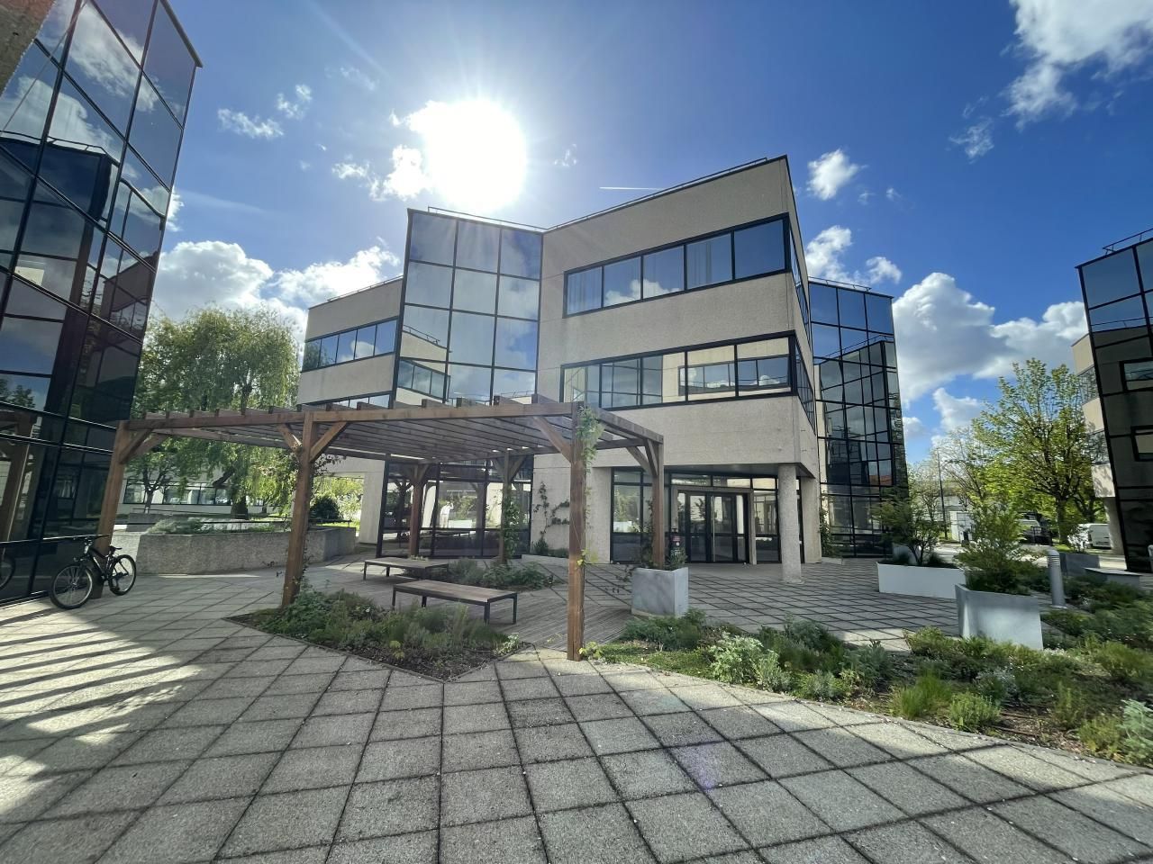 Location PME-PMI 1330 m² divisibles 92000 Nanterre