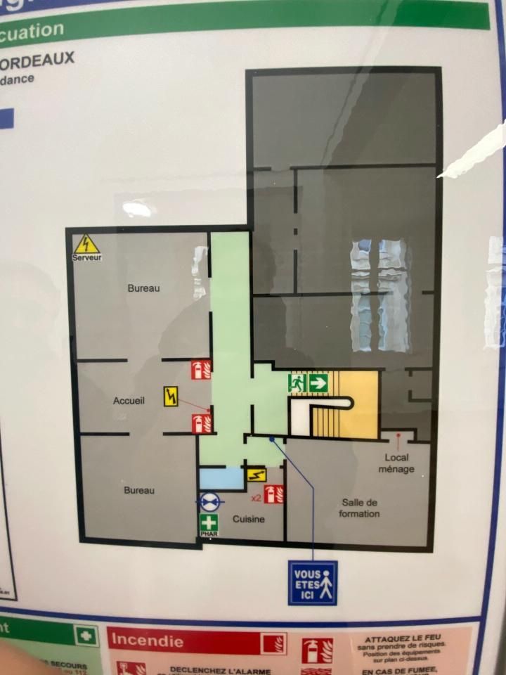 110 m² pour ce bureaux en location à Bordeaux