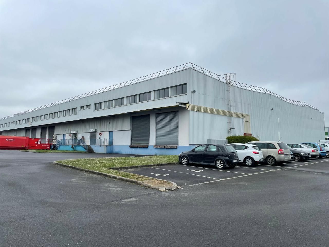 Location PME-PMI 1340 m² non divisibles 95190 Goussainville