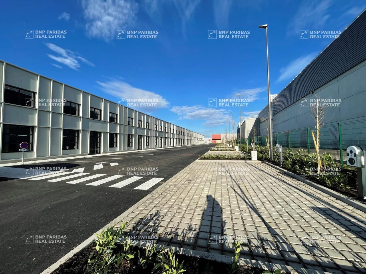 Location Activité 1567 m² divisibles 68260 Kingersheim