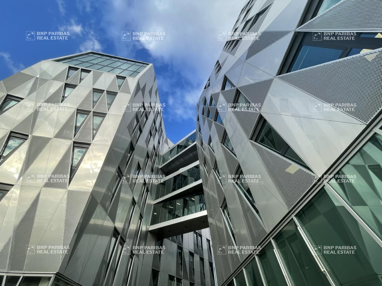 Location Bureaux 440.43 m² divisibles 35000 Rennes