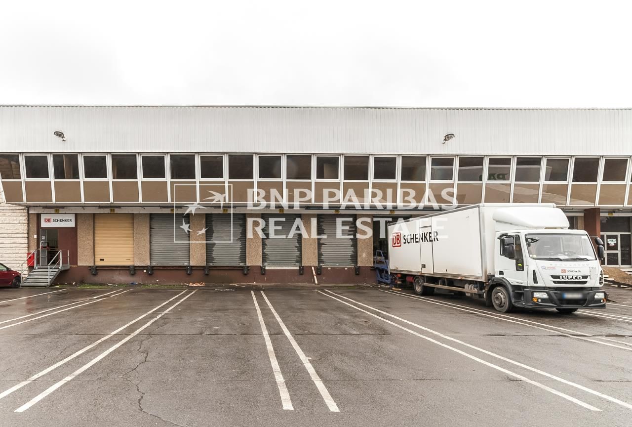 Location Entrepôts classe B 2725 m² non divisibles 91320 Wissous