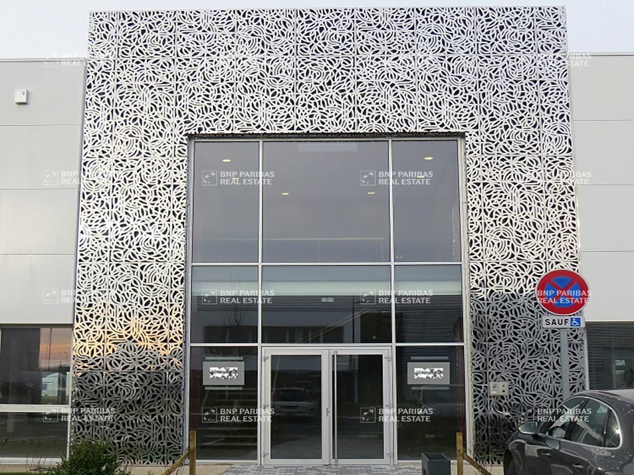 686 m² pour ce bureaux en location à Sainghin-en-mélantois