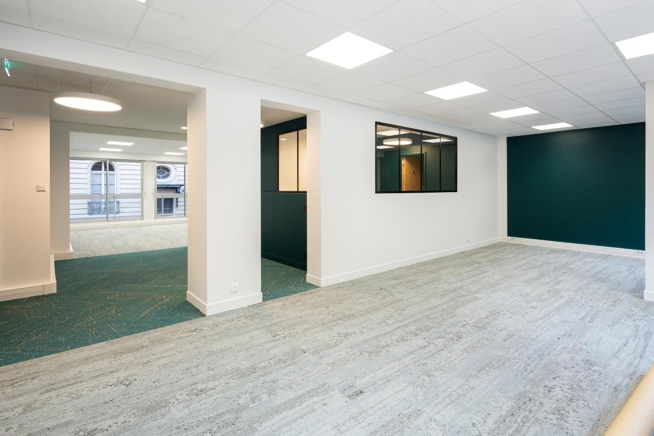 107 m² pour ce bureaux en location à Paris