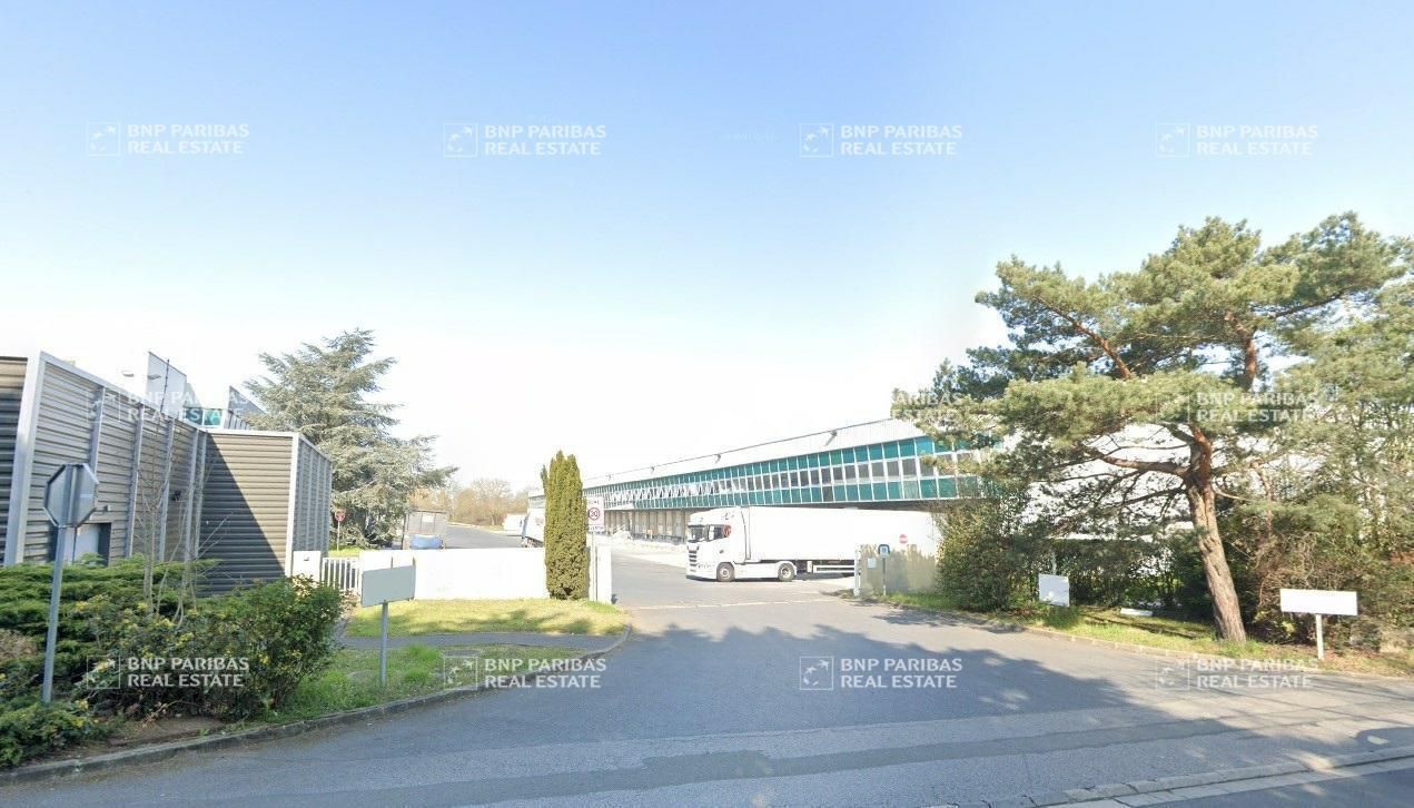 Location Entrepôts classe C 10731 m² divisibles 95470 Saint-witz