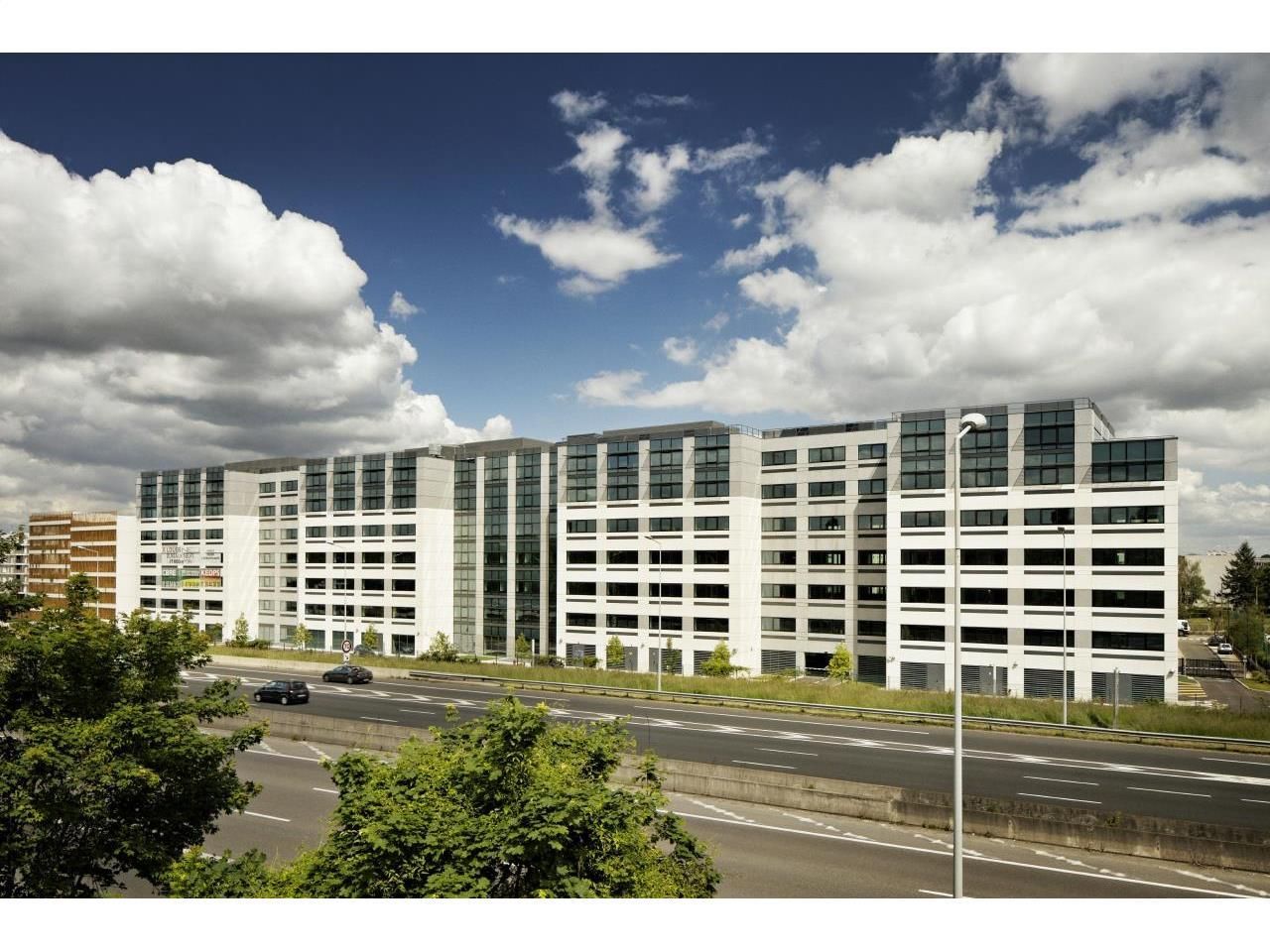 9895 m² pour ce bureaux en location à Velizy villacoublay