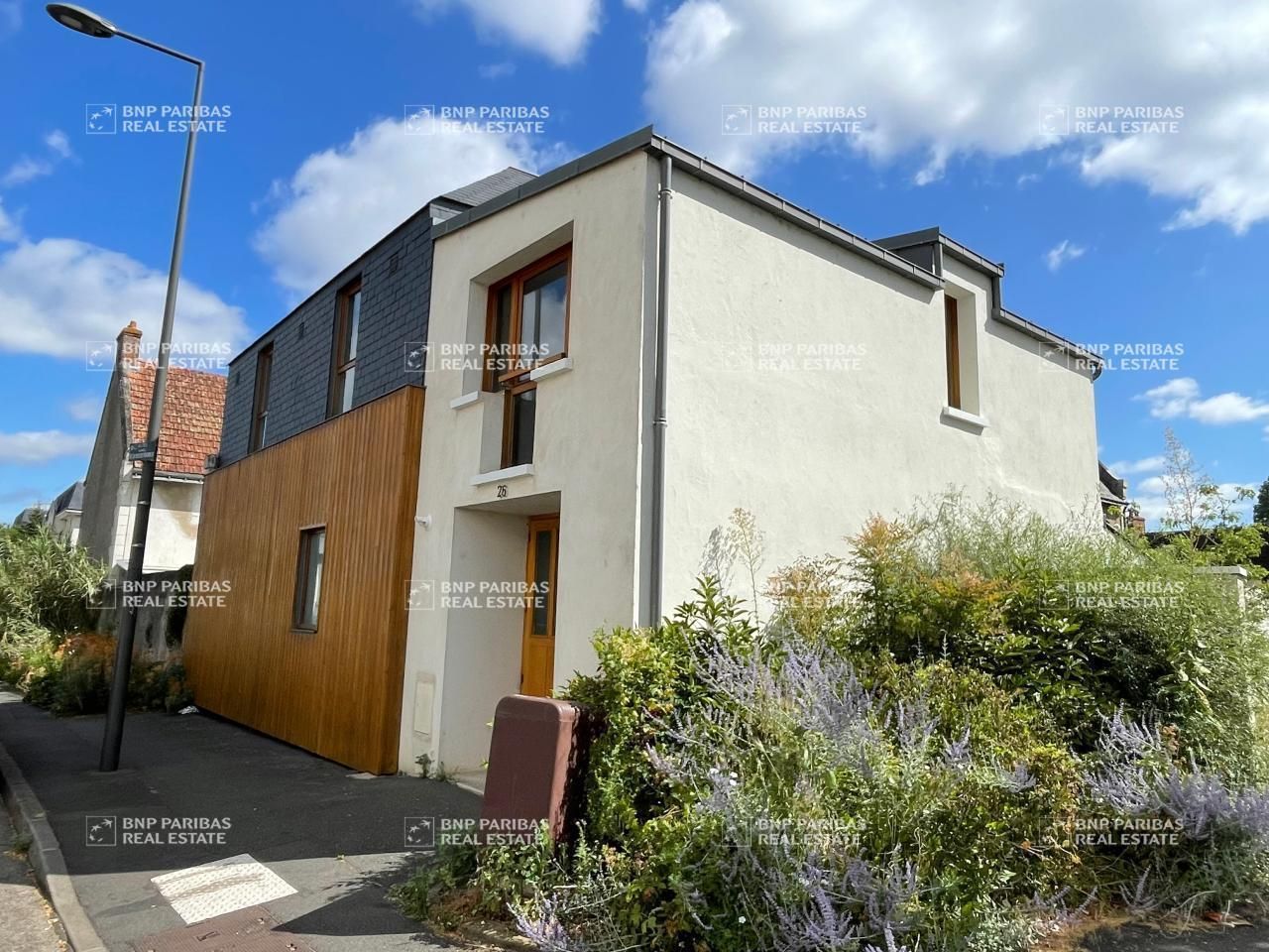 145 m² pour ce bureaux en location à Tours