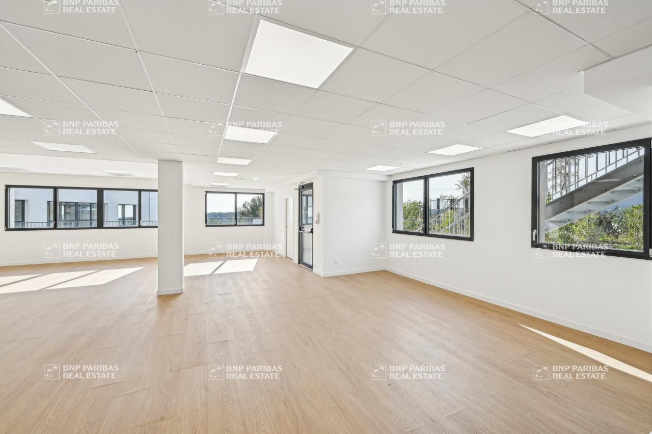 Location Bureaux 1416.5 m² non divisibles 06560 Valbonne