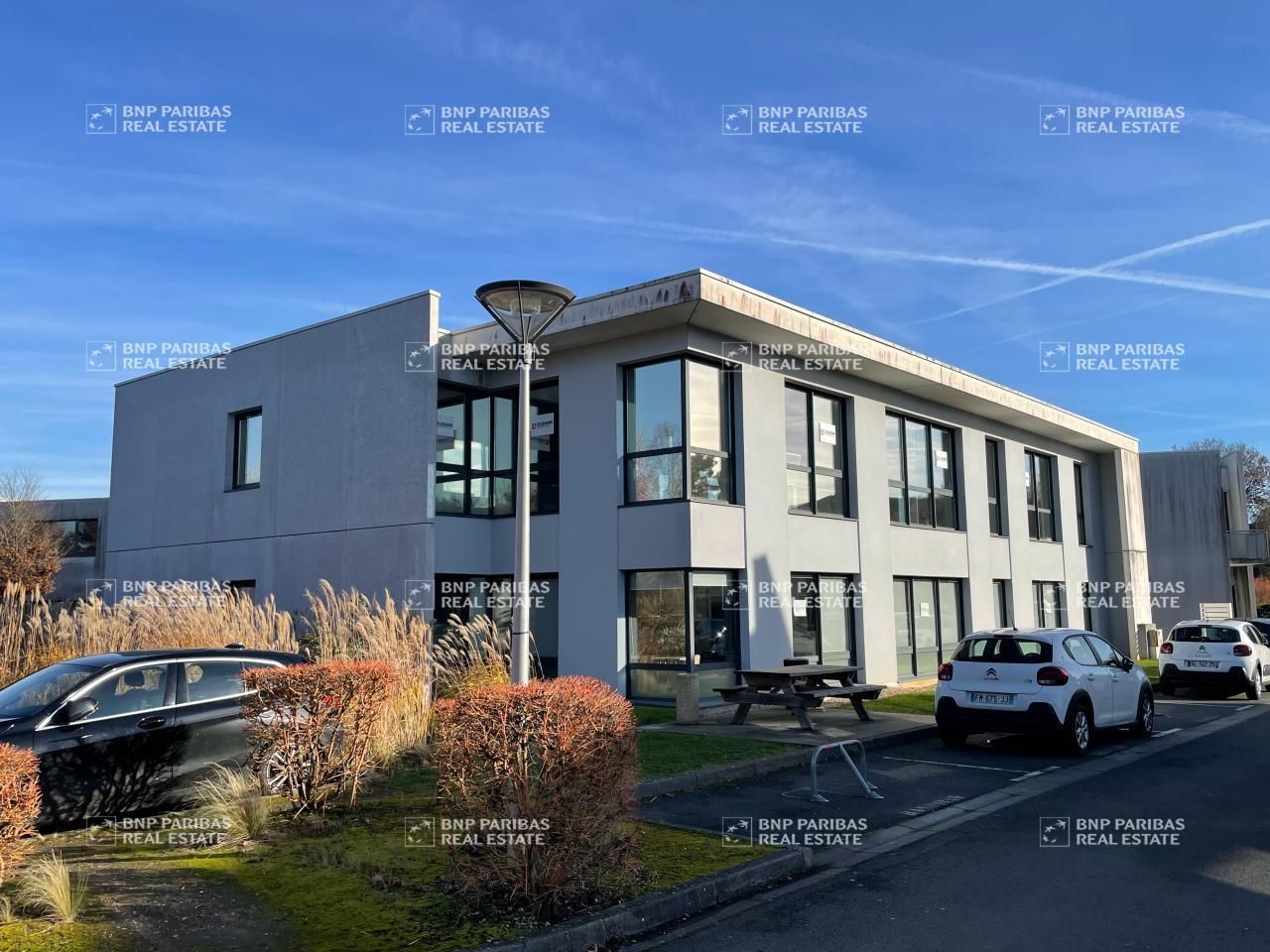 Location Bureaux 390.5 m² divisibles 76650 Petit-couronne