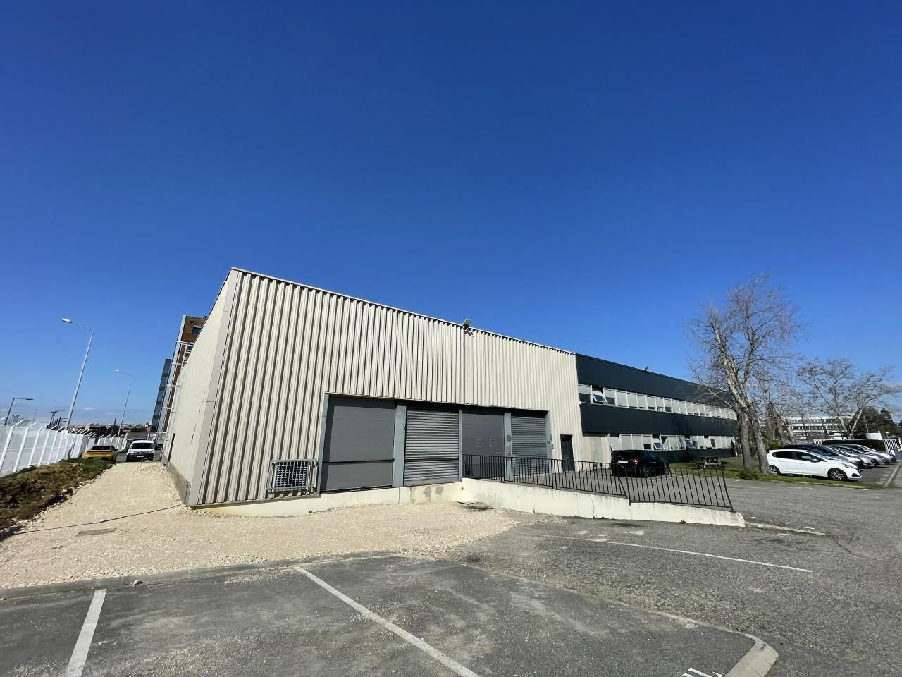 Location Activité 1220 m² non divisibles 31700 Blagnac