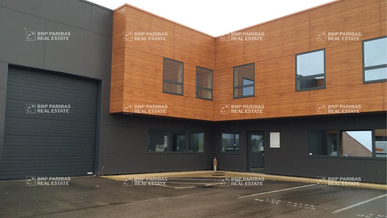 688 m² pour ce activité en location à Aubergenville