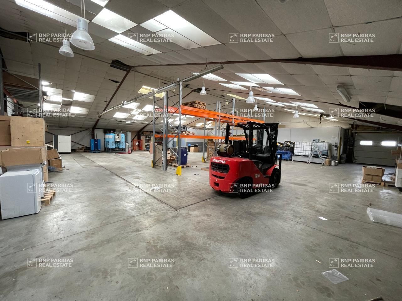 900 m² pour ce activité en vente à Saint-jacques-de-la-lande