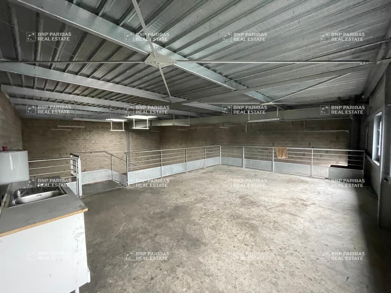 372.5 m² pour ce pme-pmi en location à Croissy-beaubourg