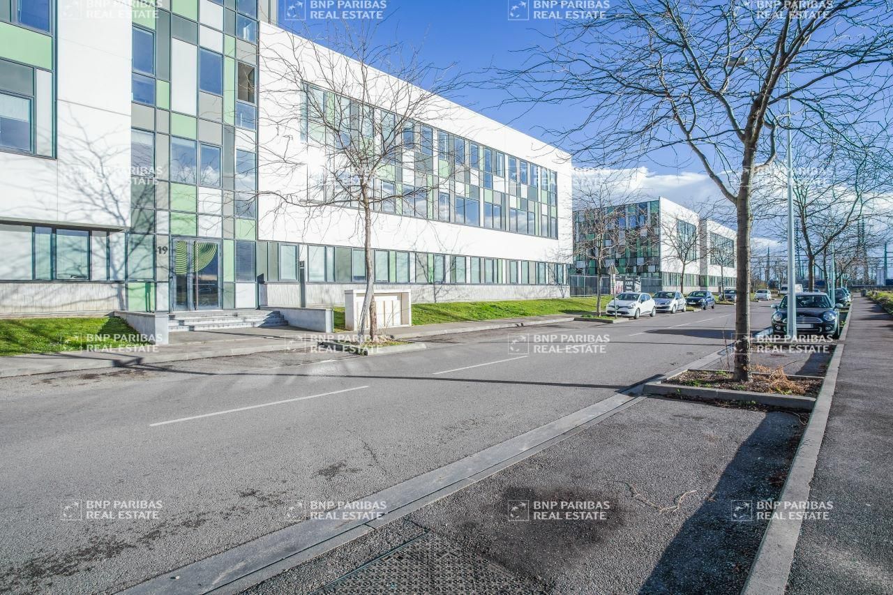 6737 m² pour ce bureaux en location à Lyon