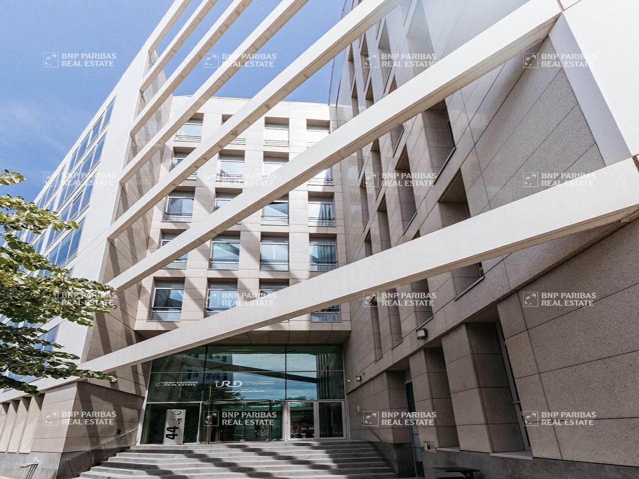 562.2 m² pour ce bureaux en location à Marseille