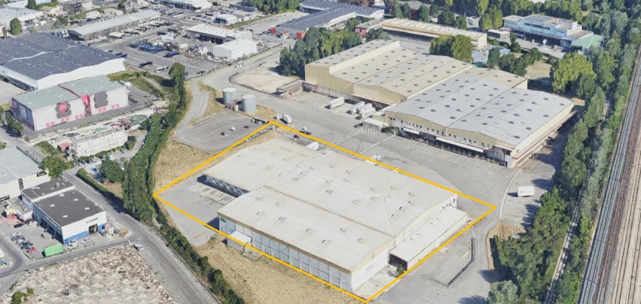 Location Entrepôts classe C 3071 m² non divisibles 84000 Avignon