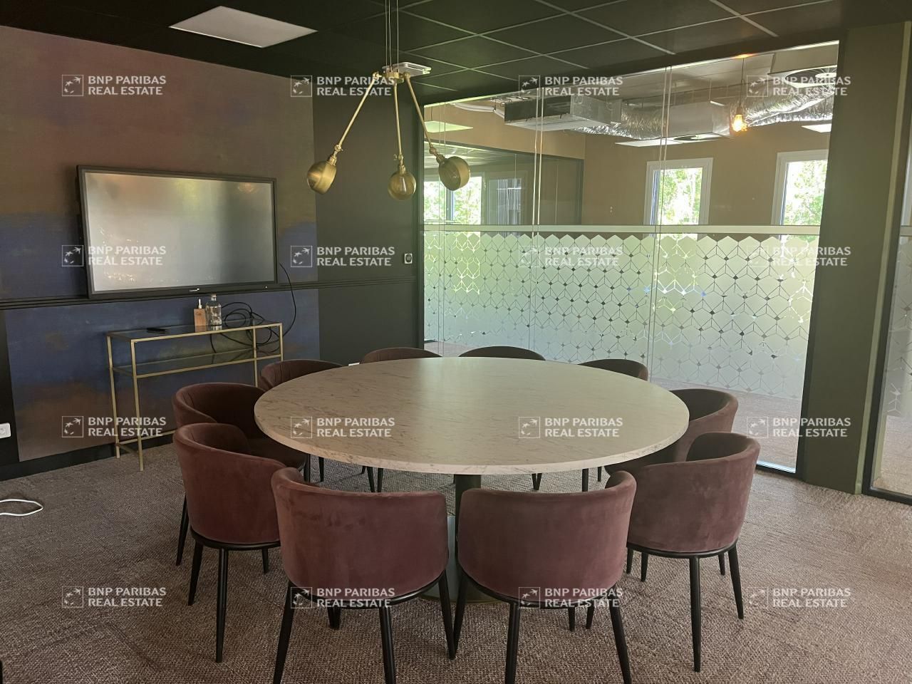 739.54 m² pour ce bureaux en location à Petit-couronne