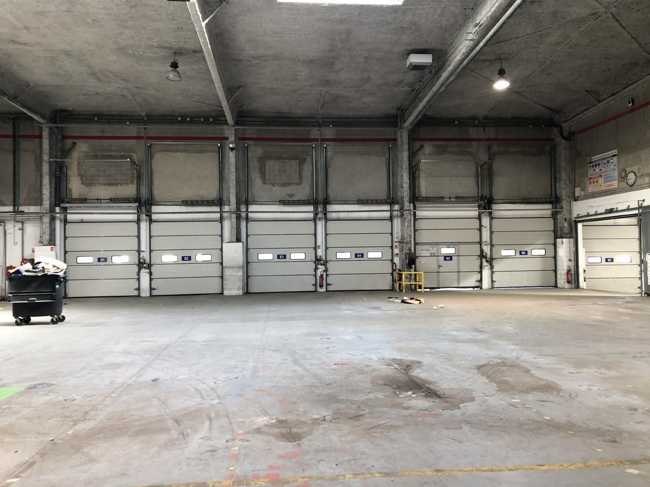 10558.7 m² pour cetentrepôts classe a en location à Paris