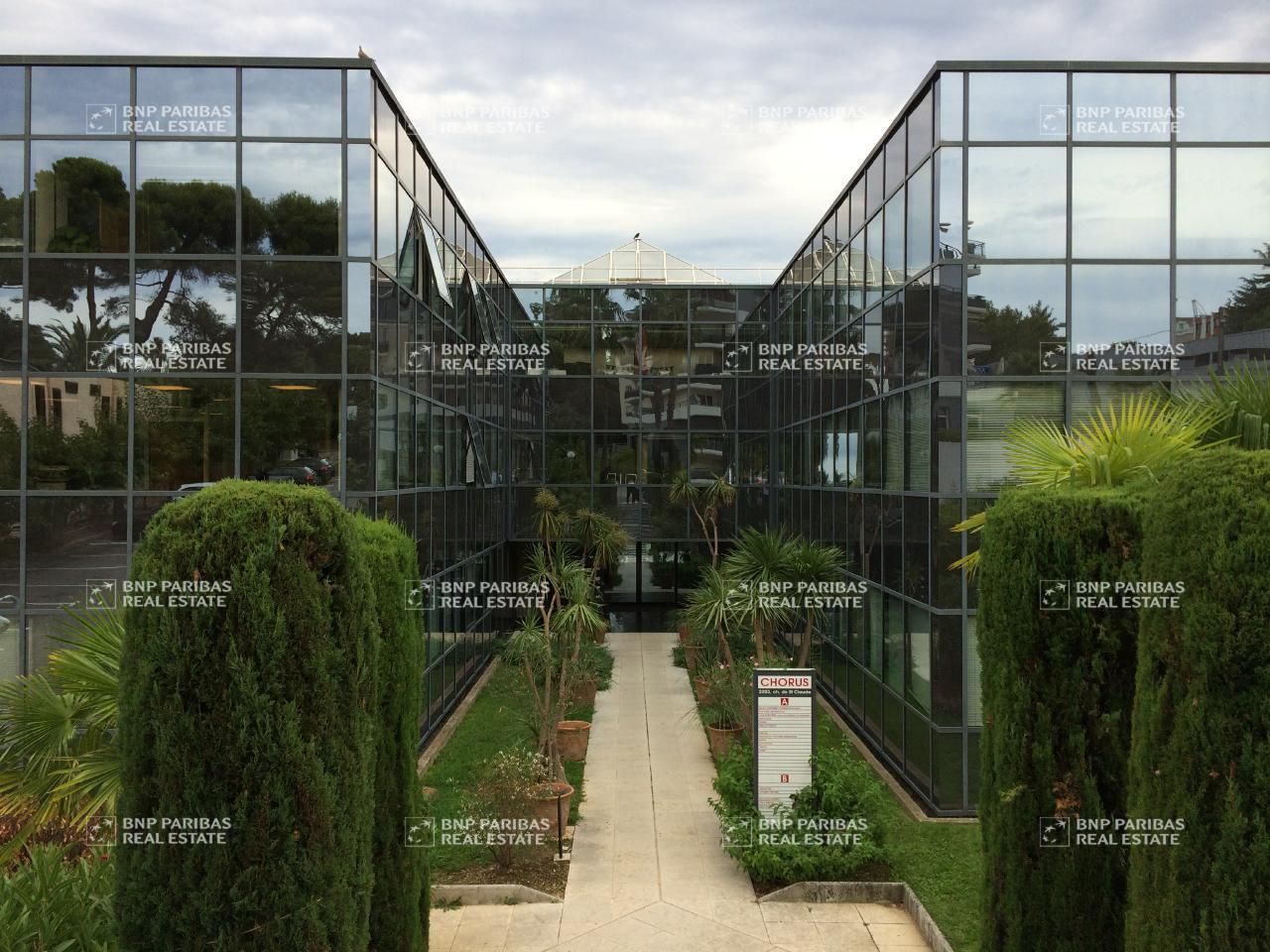 Location Bureaux 290 m² divisibles 06600 Antibes