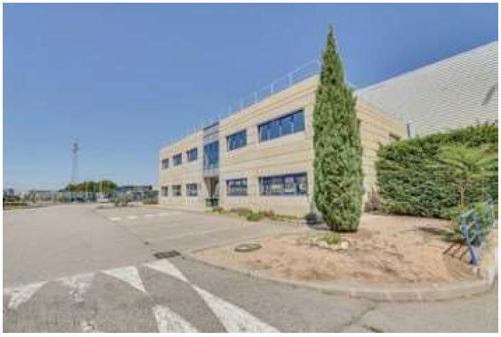 20461 m² pour cetentrepôts classe a en location à Salon-de-provence