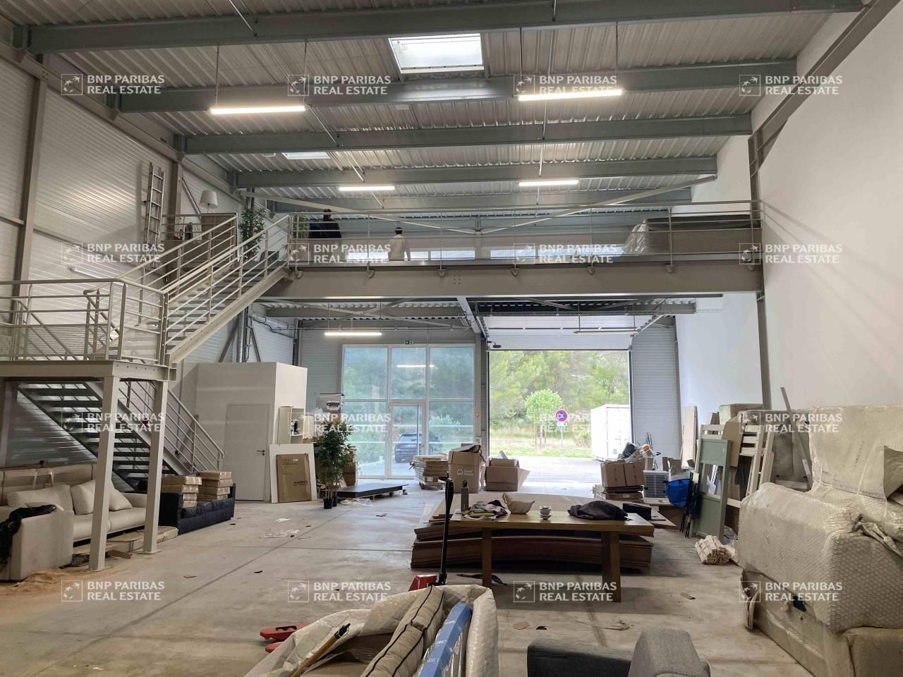 360 m² pour ce activité en location à La ciotat