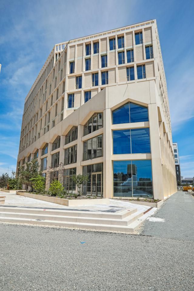 14713.6 m² pour ce bureaux en location à Bordeaux