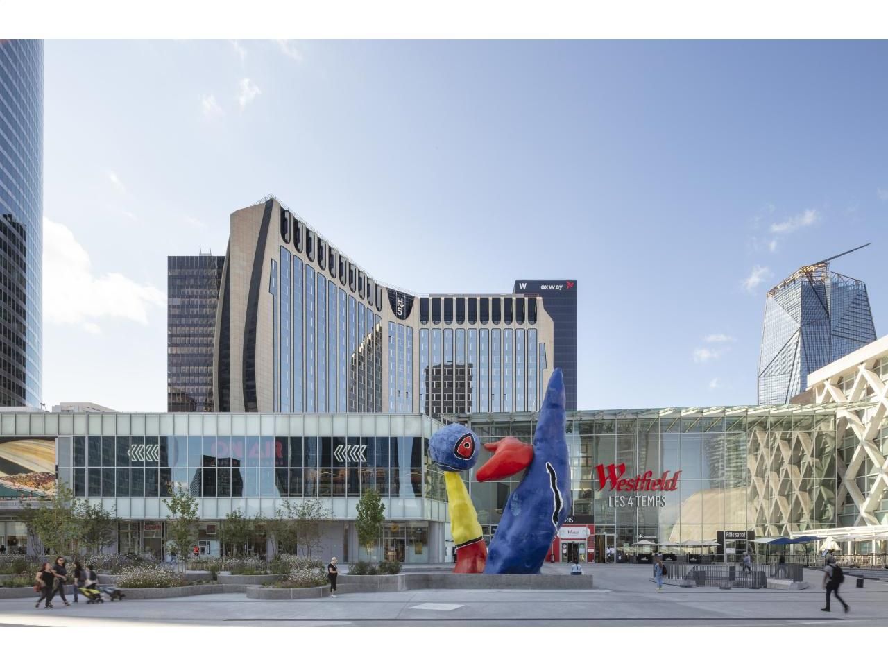 8431.15 m² pour ce bureaux en location à Puteaux la défense