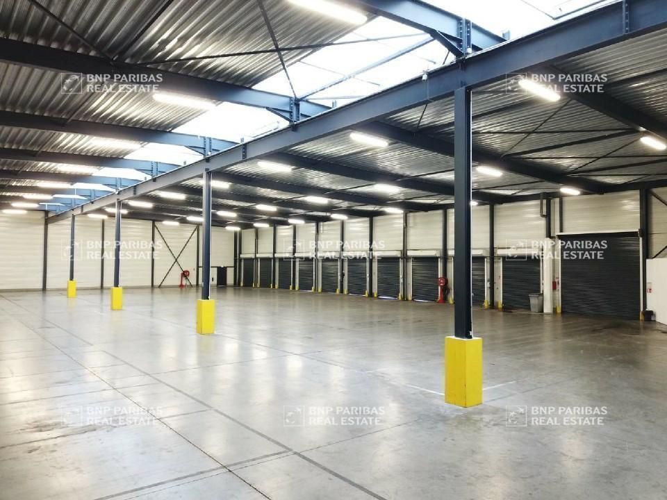 2500 m² pour ce activité en location à Roncq