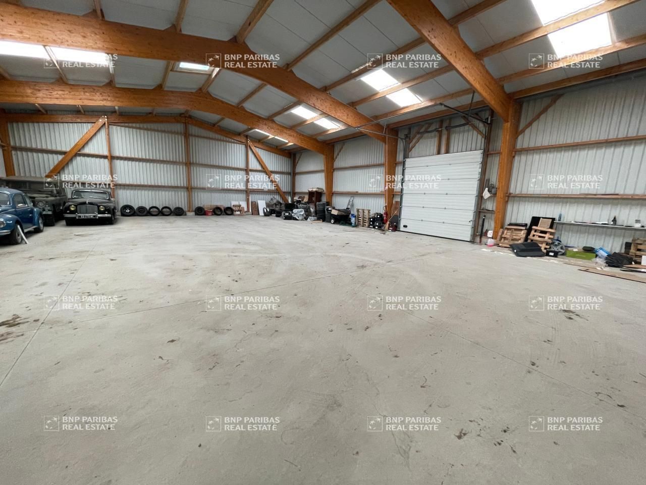 750 m² pour ce activité en location à Saint-aubin-du-cormier